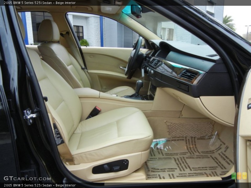 Beige Interior Photo for the 2005 BMW 5 Series 525i Sedan #78577684