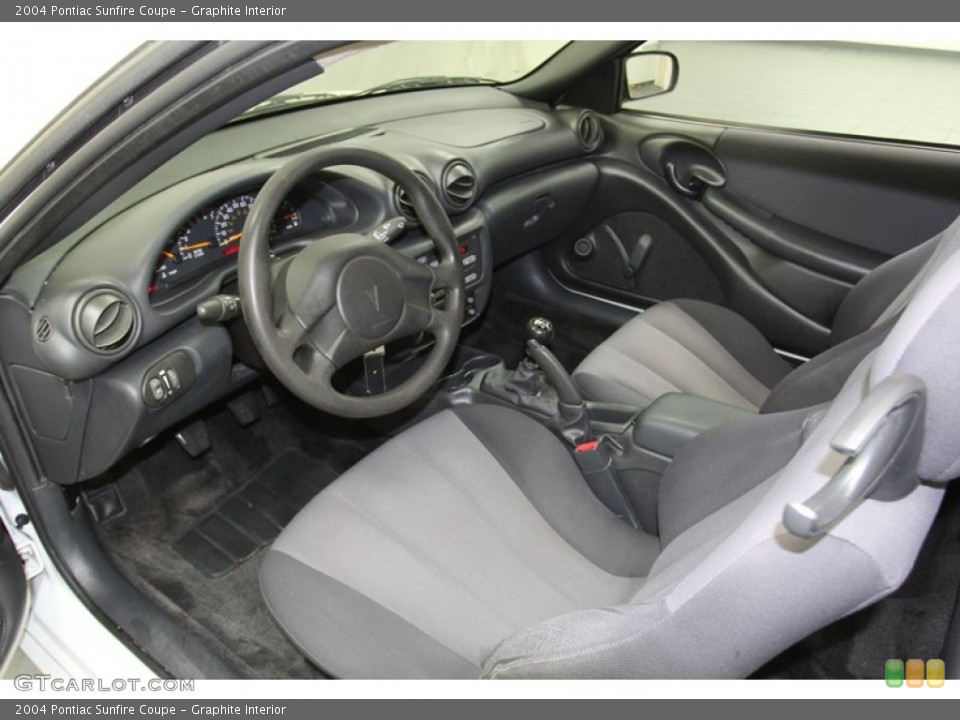 Graphite Interior Photo for the 2004 Pontiac Sunfire Coupe #78579928
