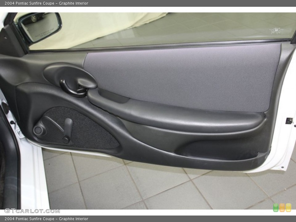 Graphite Interior Door Panel for the 2004 Pontiac Sunfire Coupe #78580088