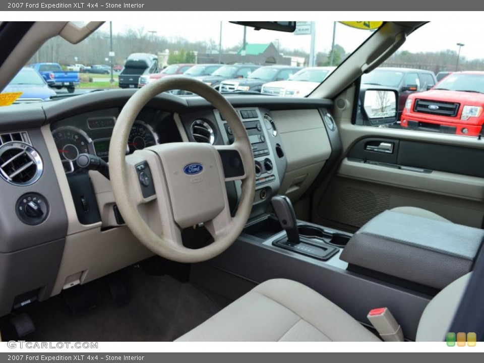Stone Interior Photo for the 2007 Ford Expedition XLT 4x4 #78583028