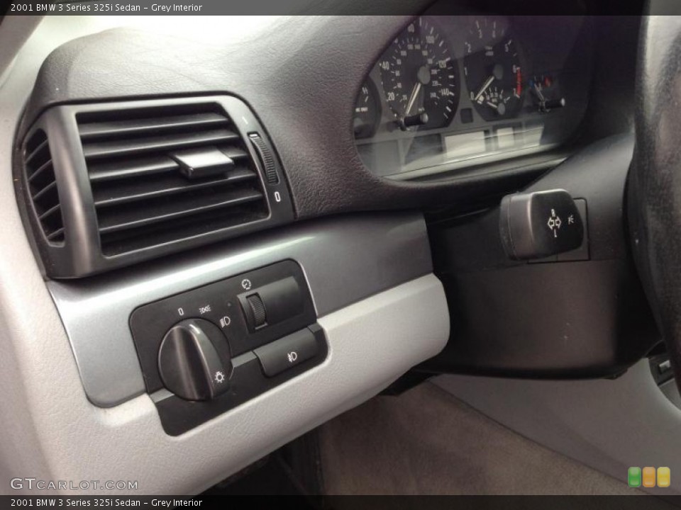 Grey Interior Controls for the 2001 BMW 3 Series 325i Sedan #78604500