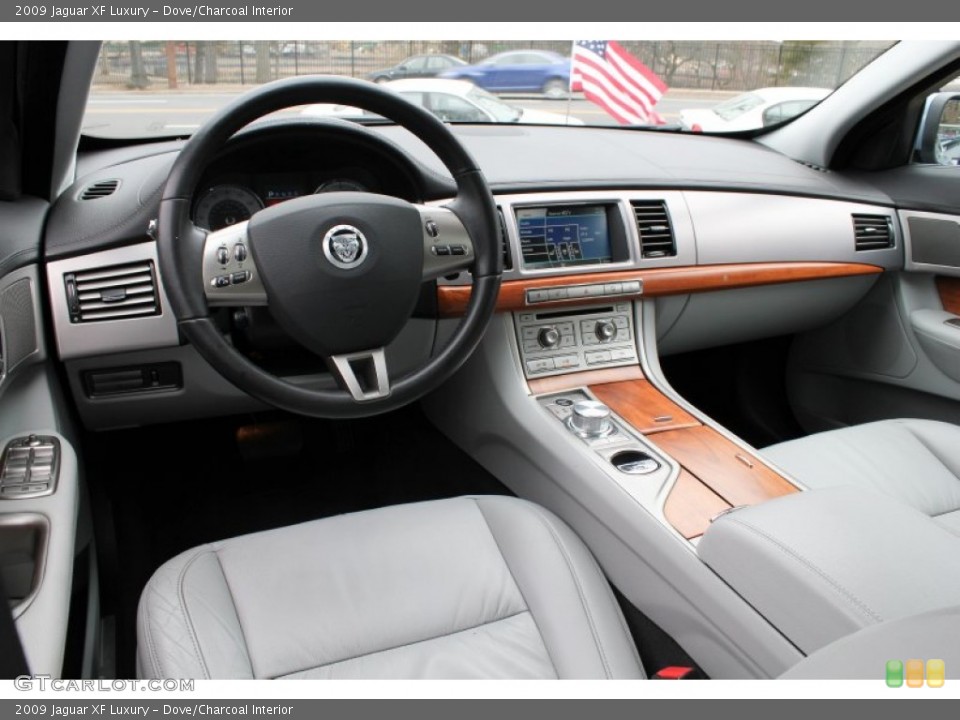 Dove/Charcoal Interior Photo for the 2009 Jaguar XF Luxury #78606823