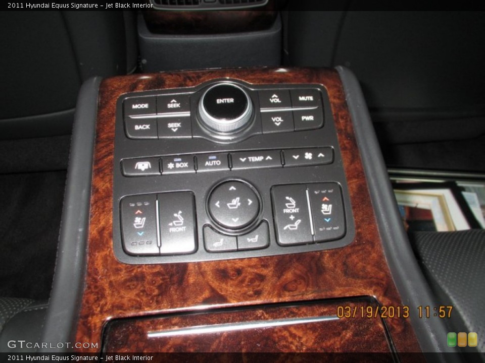Jet Black Interior Controls for the 2011 Hyundai Equus Signature #78623463
