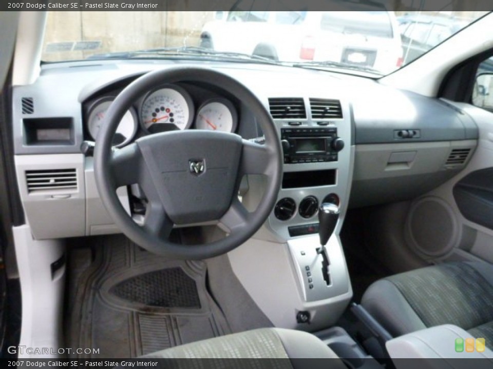 Pastel Slate Gray Interior Photo for the 2007 Dodge Caliber SE #78631215