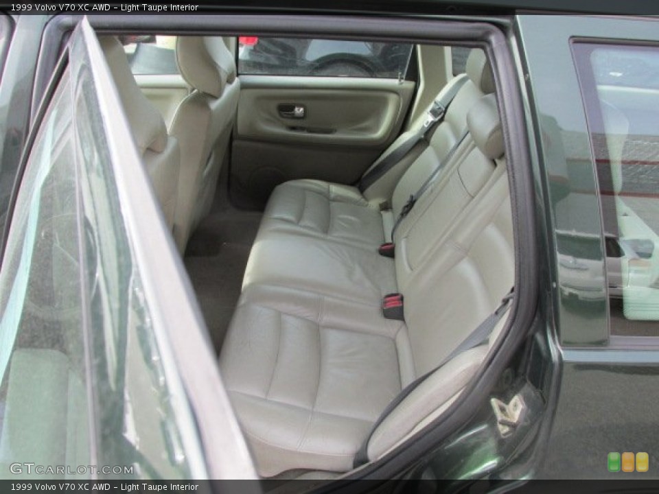 Light Taupe 1999 Volvo V70 Interiors
