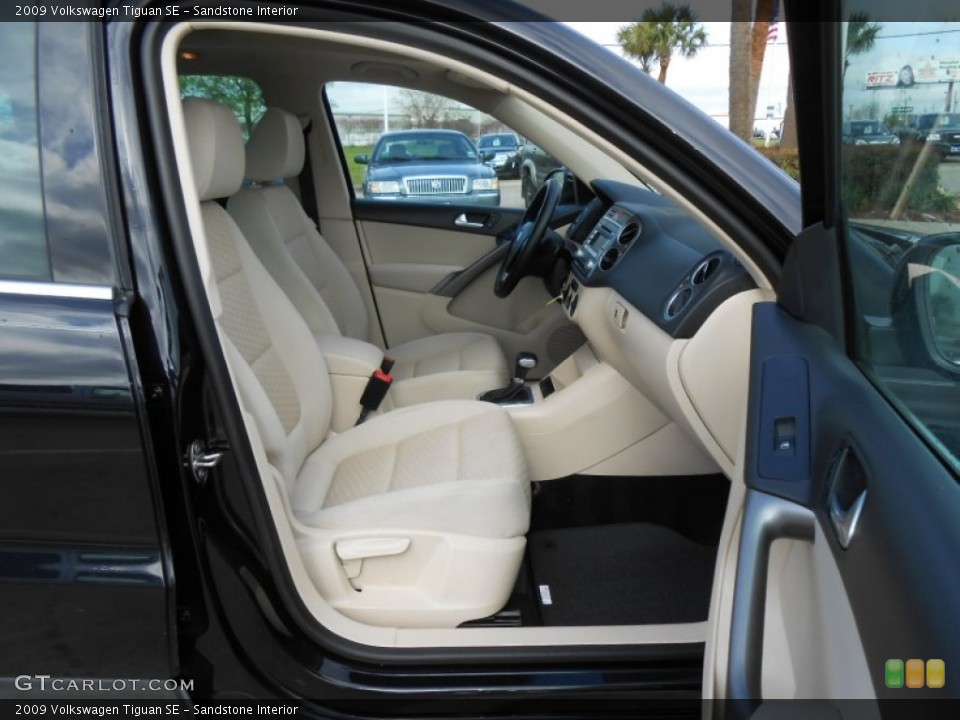 Sandstone Interior Photo for the 2009 Volkswagen Tiguan SE #78647155