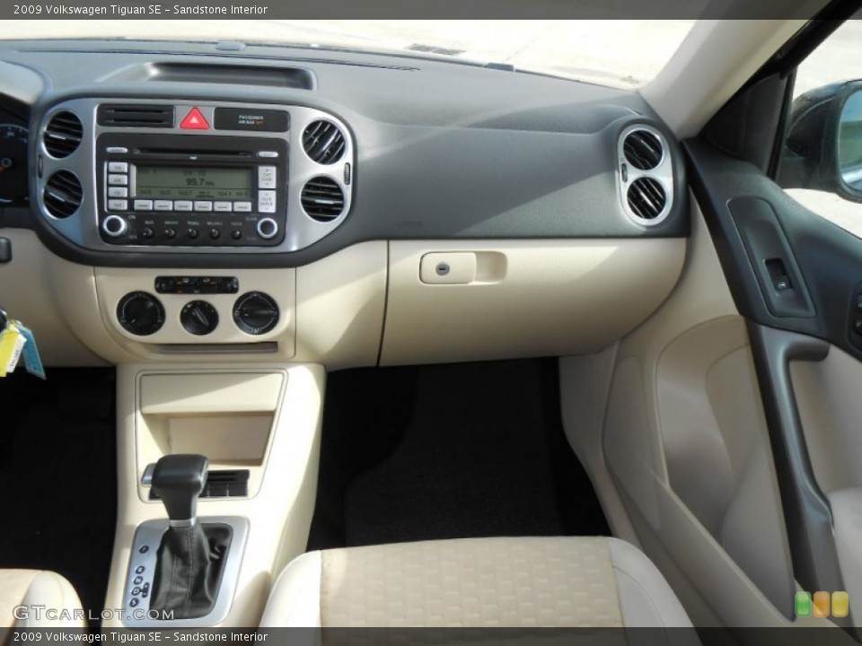 Sandstone Interior Dashboard for the 2009 Volkswagen Tiguan SE #78647218