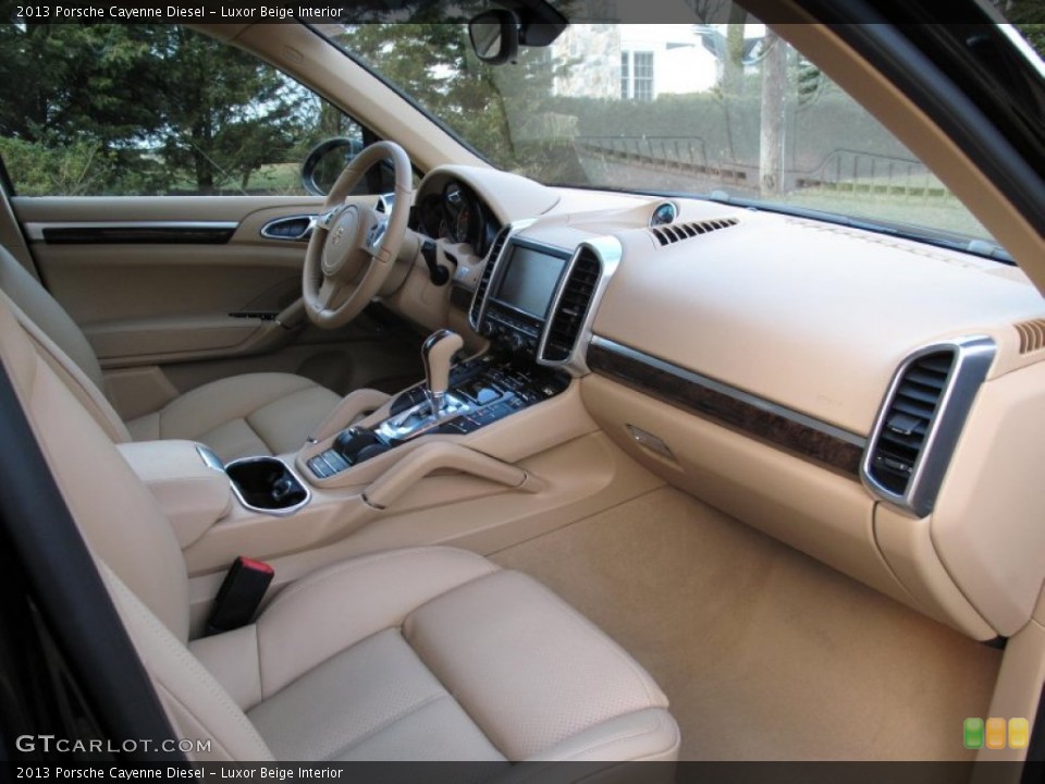 Luxor Beige Interior Dashboard for the 2013 Porsche Cayenne Diesel #78652369