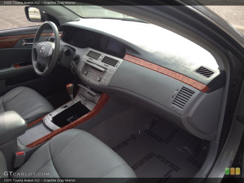 Graphite Gray Interior Dashboard for the 2005 Toyota Avalon XLS #78653319