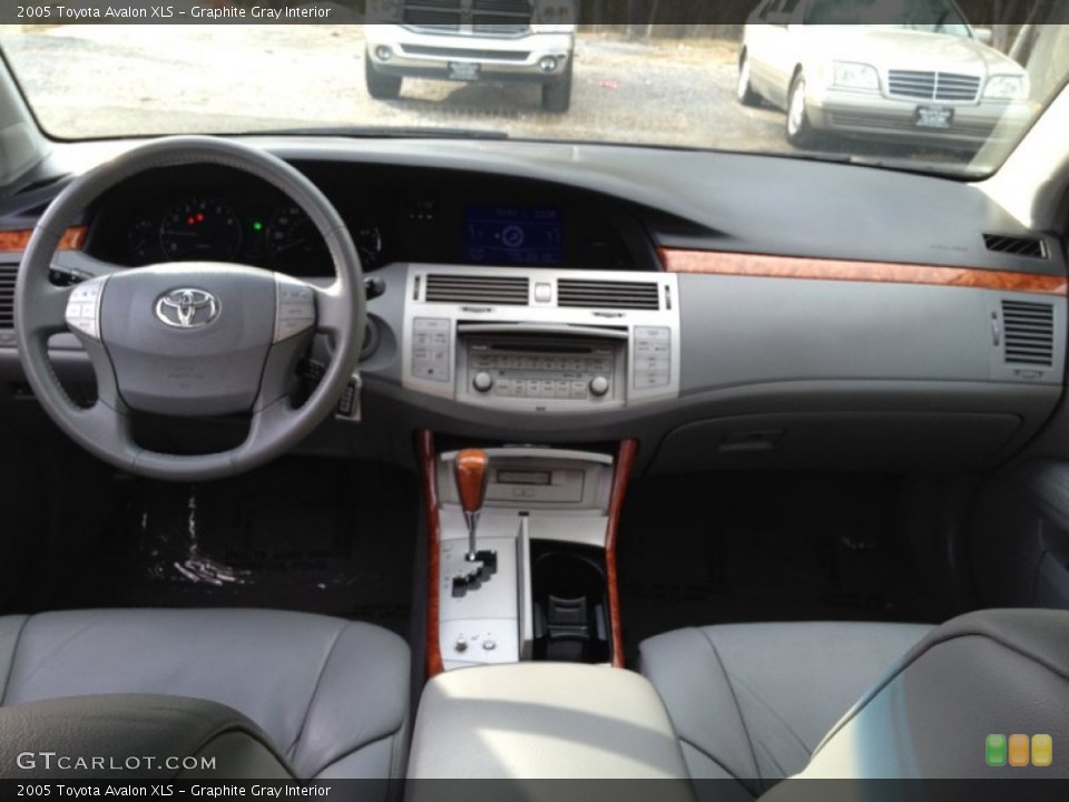 Graphite Gray Interior Dashboard for the 2005 Toyota Avalon XLS #78653629