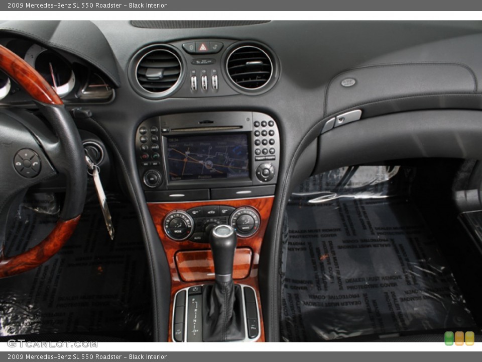 Black Interior Controls for the 2009 Mercedes-Benz SL 550 Roadster #78655154