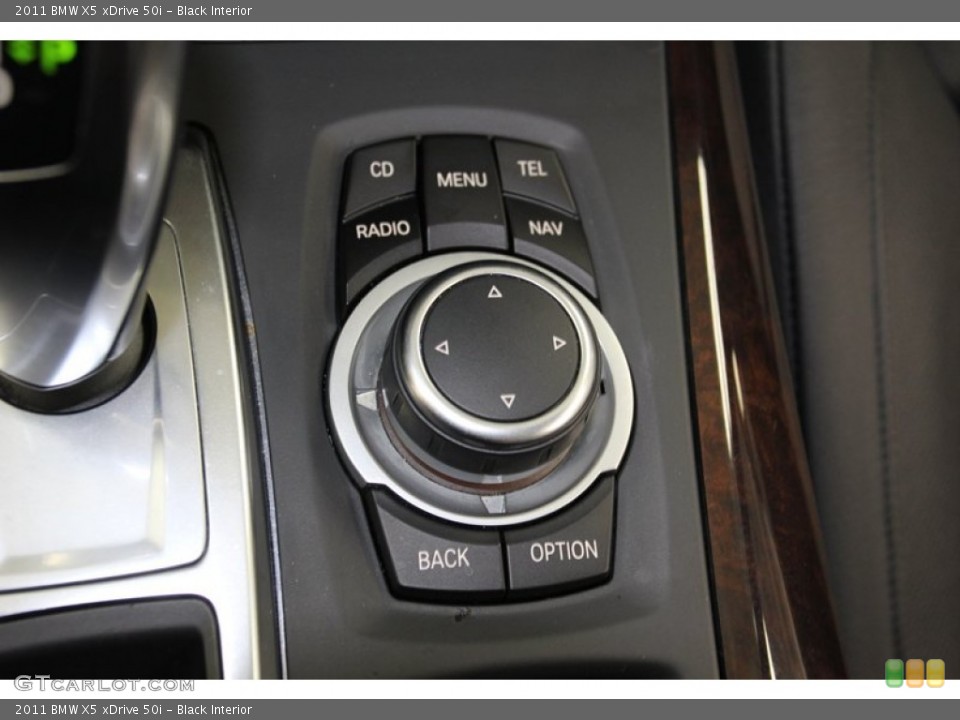 Black Interior Controls for the 2011 BMW X5 xDrive 50i #78673720