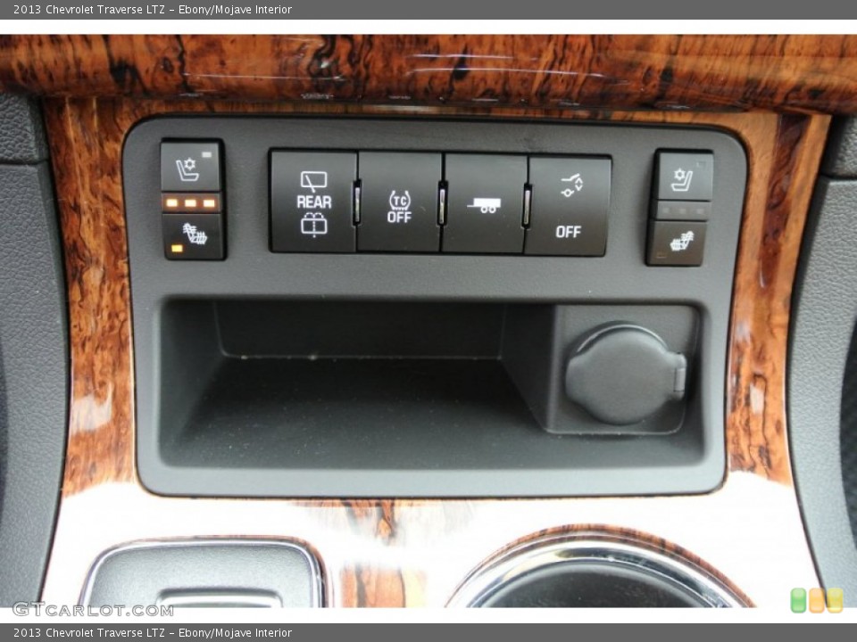 Ebony/Mojave Interior Controls for the 2013 Chevrolet Traverse LTZ #78688001