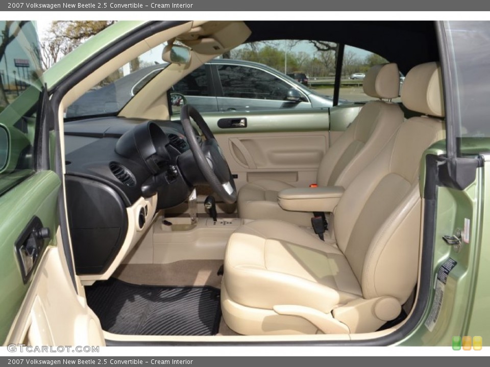Cream Interior Photo for the 2007 Volkswagen New Beetle 2.5 Convertible #78690001