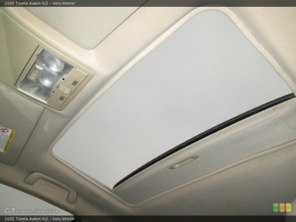 Ivory Interior Sunroof for the 2005 Toyota Avalon XLS #78707904