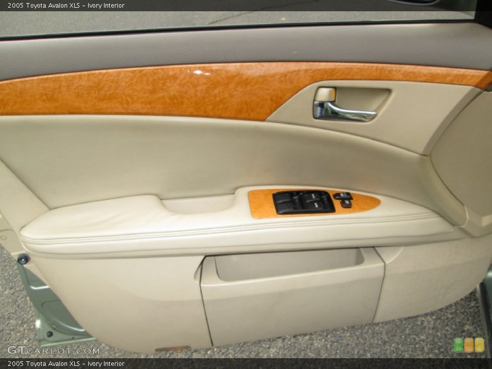 Ivory Interior Door Panel for the 2005 Toyota Avalon XLS #78708087