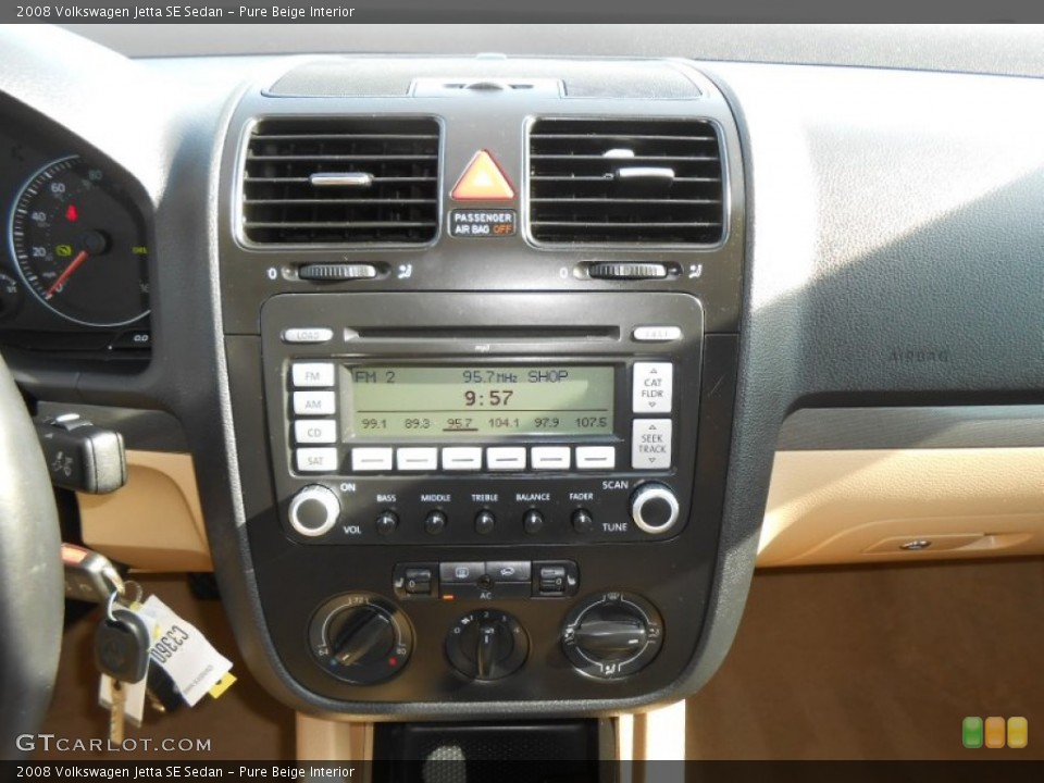 Pure Beige Interior Controls for the 2008 Volkswagen Jetta SE Sedan #78712296