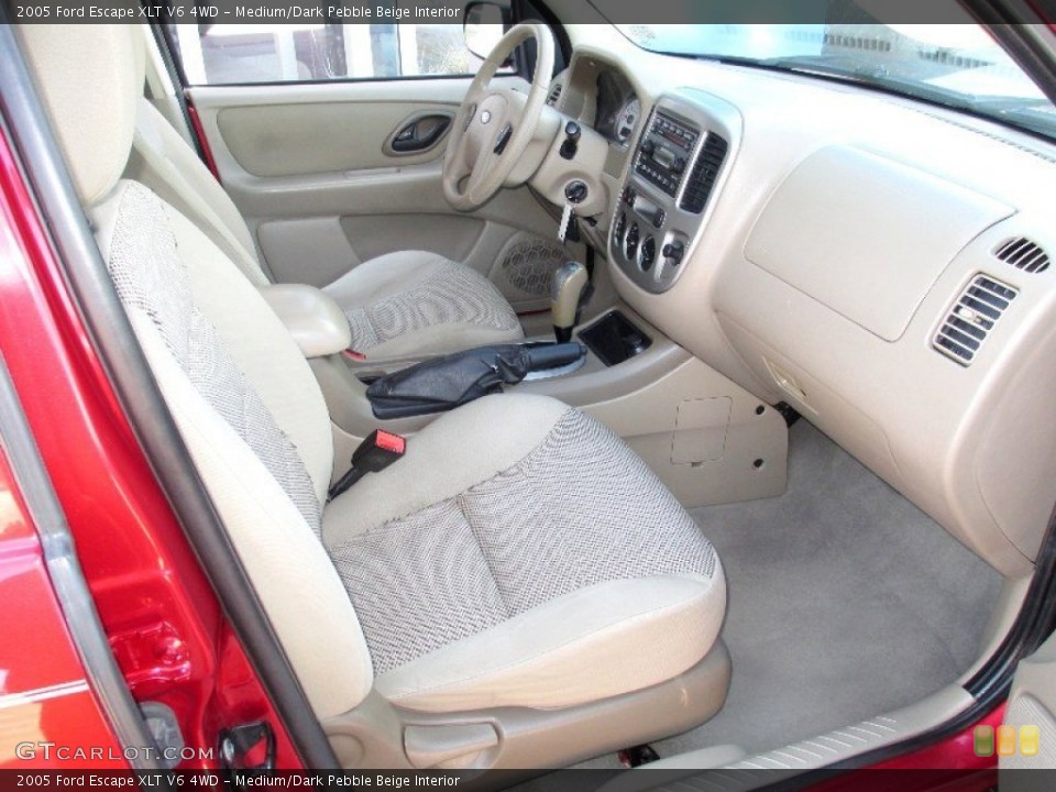 Medium/Dark Pebble Beige Interior Photo for the 2005 Ford Escape XLT V6 4WD #78713013