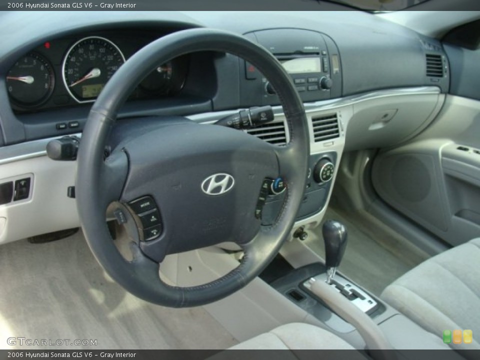 Gray Interior Dashboard for the 2006 Hyundai Sonata GLS V6 #78714914
