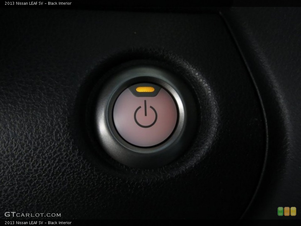 Black Interior Controls for the 2013 Nissan LEAF SV #78718052