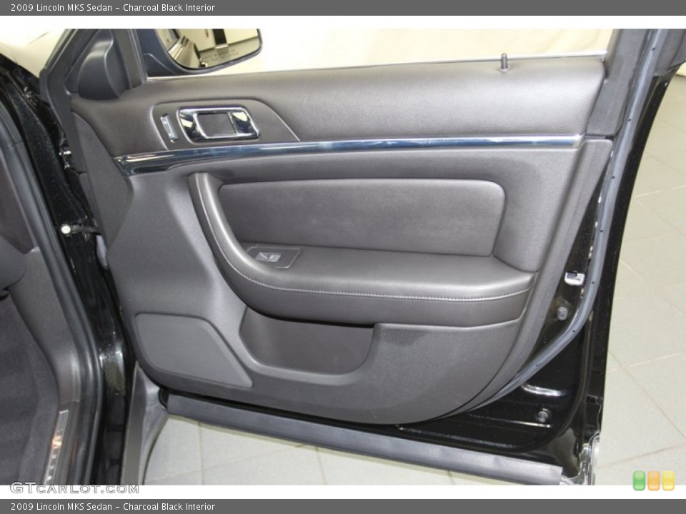 Charcoal Black Interior Door Panel for the 2009 Lincoln MKS Sedan #78720935