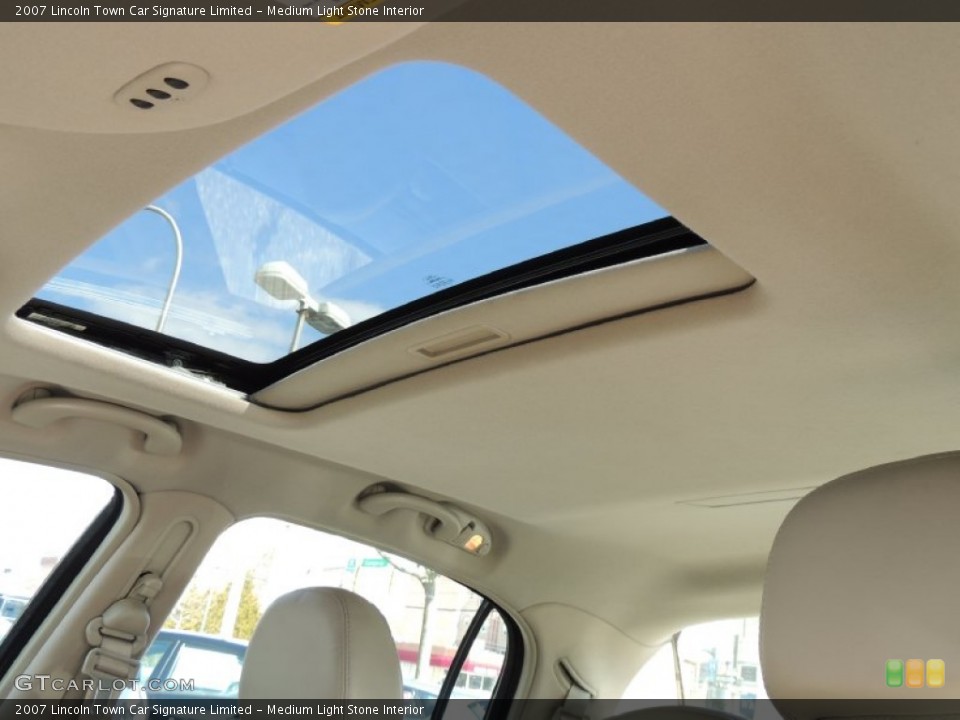 Medium Light Stone Interior Sunroof for the 2007 Lincoln Town Car Signature Limited #78722507