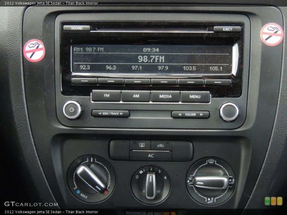 Titan Black Interior Controls for the 2012 Volkswagen Jetta SE Sedan #78723386