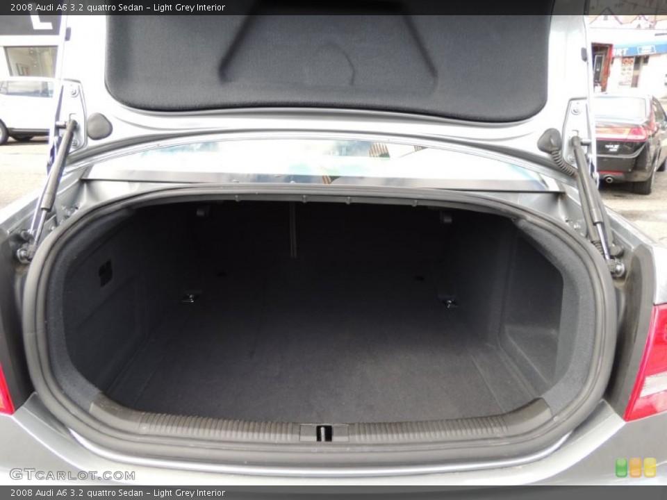 Light Grey Interior Trunk for the 2008 Audi A6 3.2 quattro Sedan #78724342