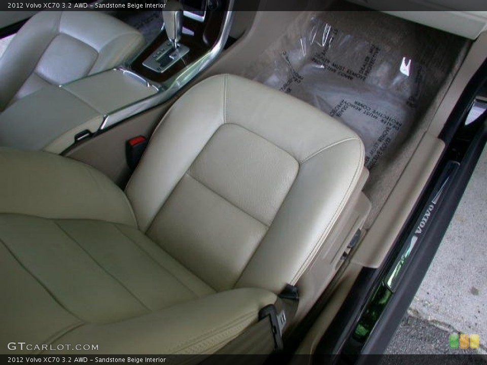 Sandstone Beige 2012 Volvo XC70 Interiors