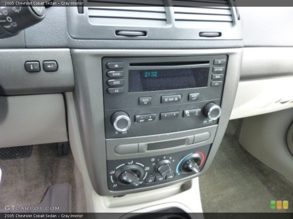 Gray Interior Controls for the 2005 Chevrolet Cobalt Sedan #78734048