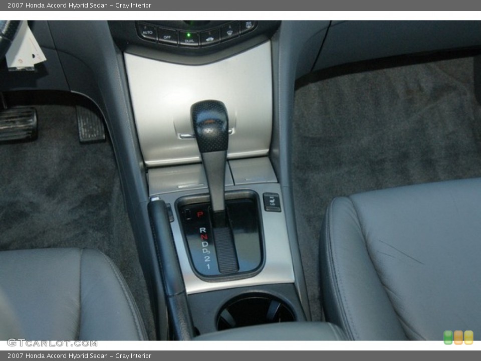 Gray Interior Transmission for the 2007 Honda Accord Hybrid Sedan #78745058