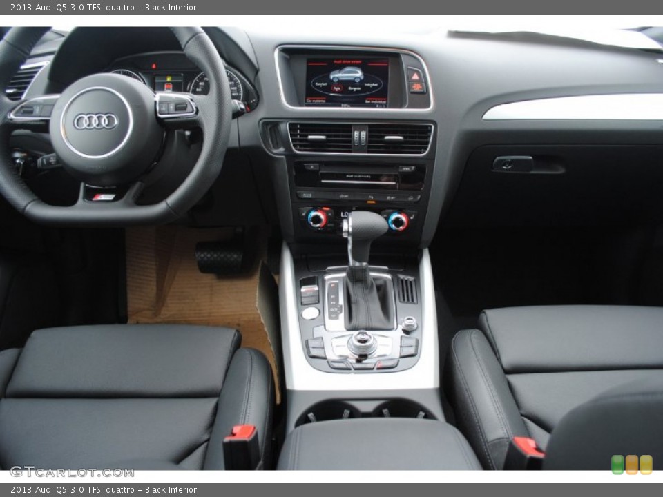 Black Interior Dashboard for the 2013 Audi Q5 3.0 TFSI quattro #78749316
