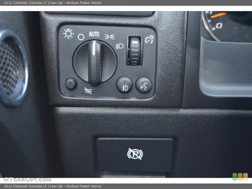 Medium Pewter Interior Controls for the 2012 Chevrolet Colorado LT Crew Cab #78751583