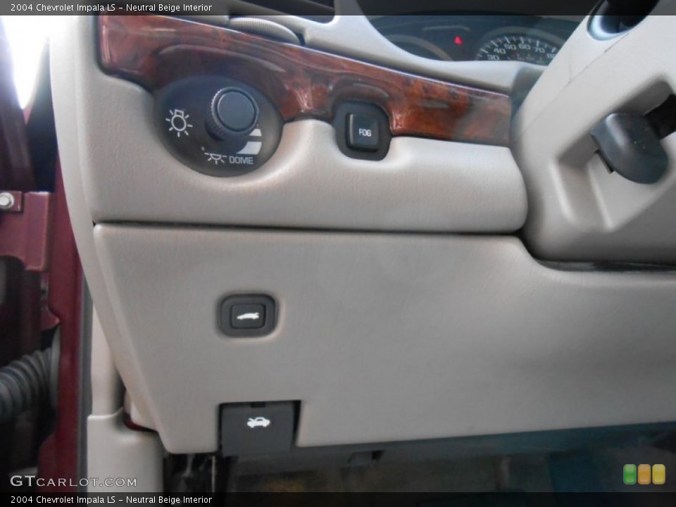 Neutral Beige Interior Controls for the 2004 Chevrolet Impala LS #78755252