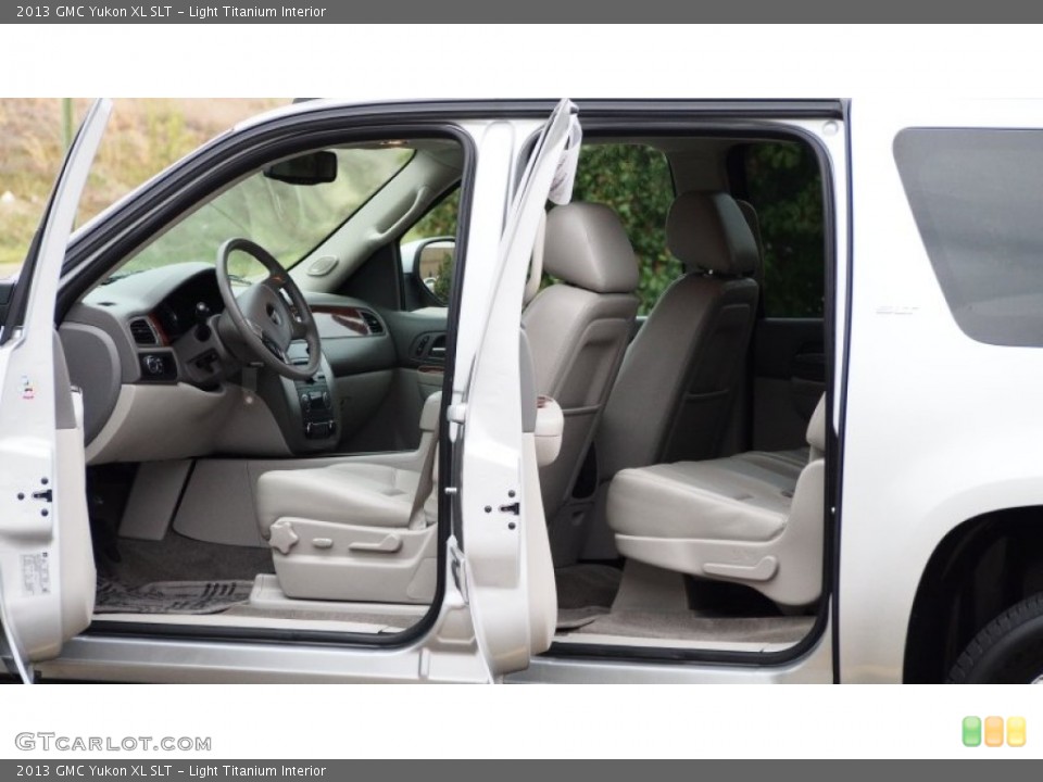 Light Titanium Interior Photo for the 2013 GMC Yukon XL SLT #78762542