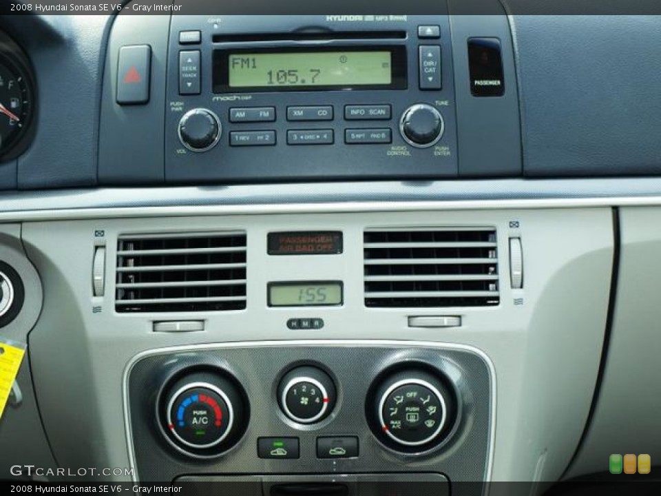 Gray Interior Controls for the 2008 Hyundai Sonata SE V6 #78765587