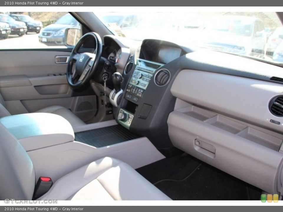 Gray Interior Dashboard for the 2010 Honda Pilot Touring 4WD #78773540