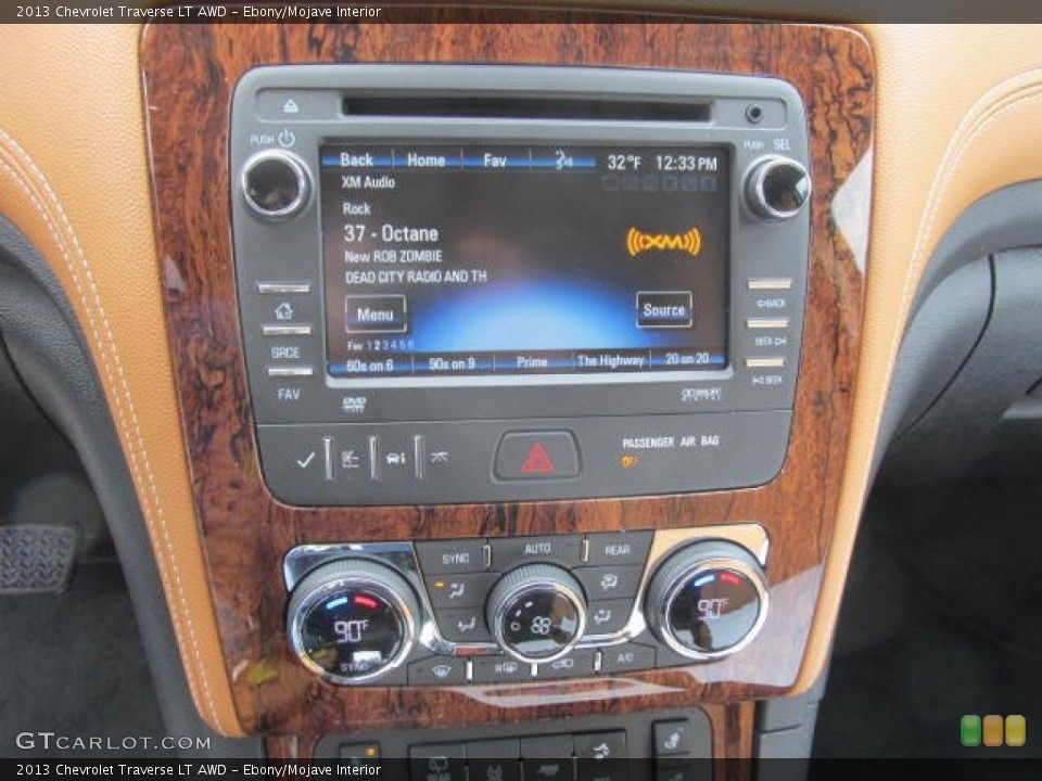 Ebony/Mojave Interior Controls for the 2013 Chevrolet Traverse LT AWD #78778175