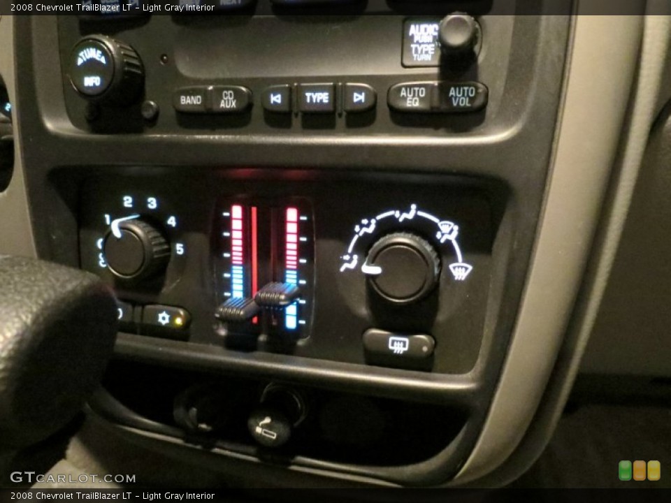 Light Gray Interior Controls for the 2008 Chevrolet TrailBlazer LT #78778397