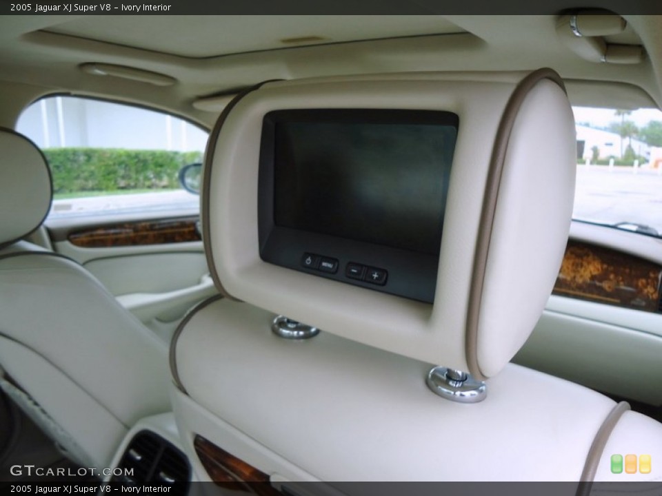 Ivory Interior Entertainment System for the 2005 Jaguar XJ Super V8 #78785951
