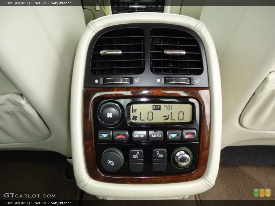 Ivory Interior Controls for the 2005 Jaguar XJ Super V8 #78785987