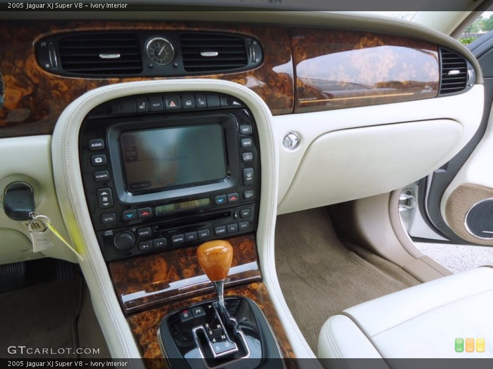 Ivory Interior Dashboard for the 2005 Jaguar XJ Super V8 #78786301