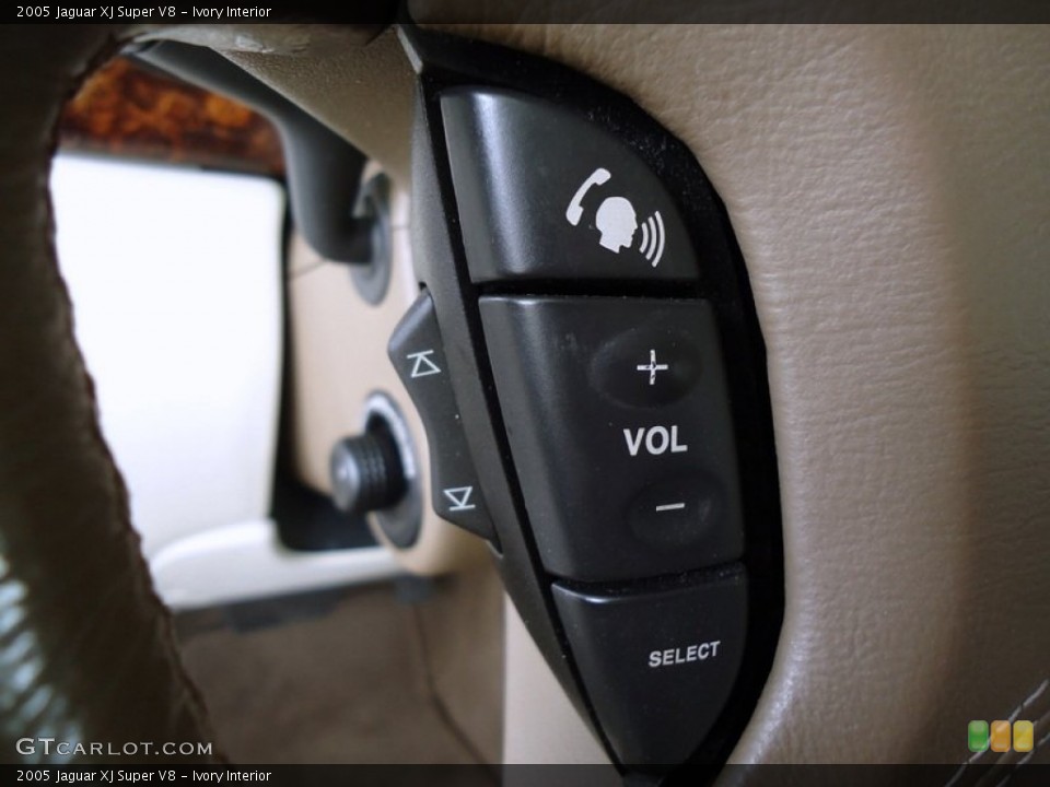 Ivory Interior Controls for the 2005 Jaguar XJ Super V8 #78787118