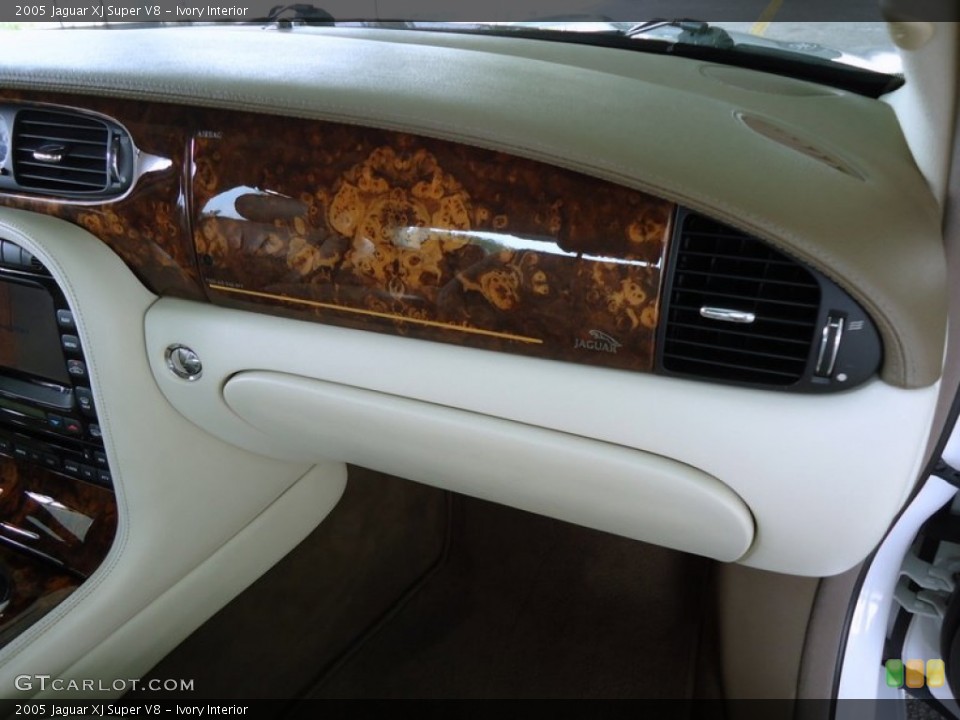 Ivory Interior Dashboard for the 2005 Jaguar XJ Super V8 #78787295