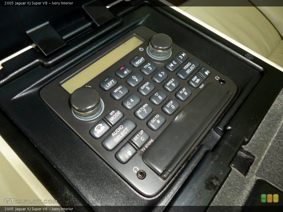 Ivory Interior Controls for the 2005 Jaguar XJ Super V8 #78787400
