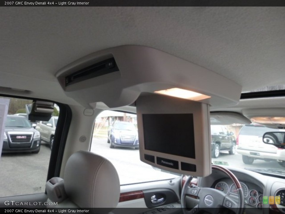 Light Gray Interior Entertainment System for the 2007 GMC Envoy Denali 4x4 #78788771