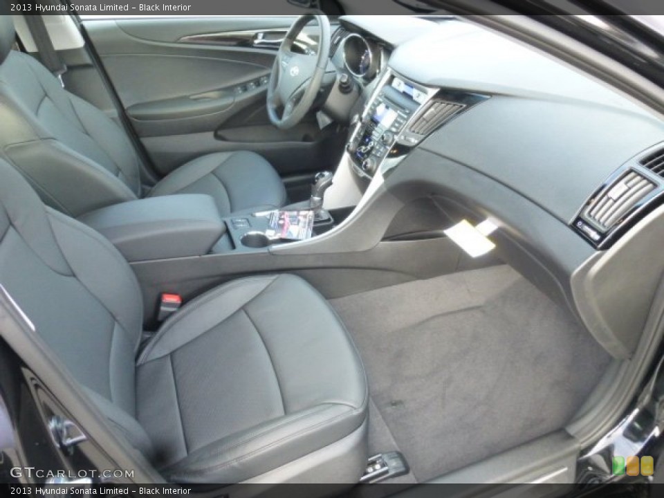 Black Interior Photo for the 2013 Hyundai Sonata Limited #78790584