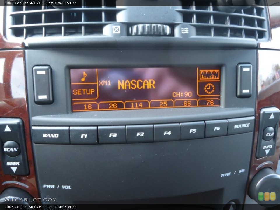 Light Gray Interior Audio System for the 2006 Cadillac SRX V6 #78798587