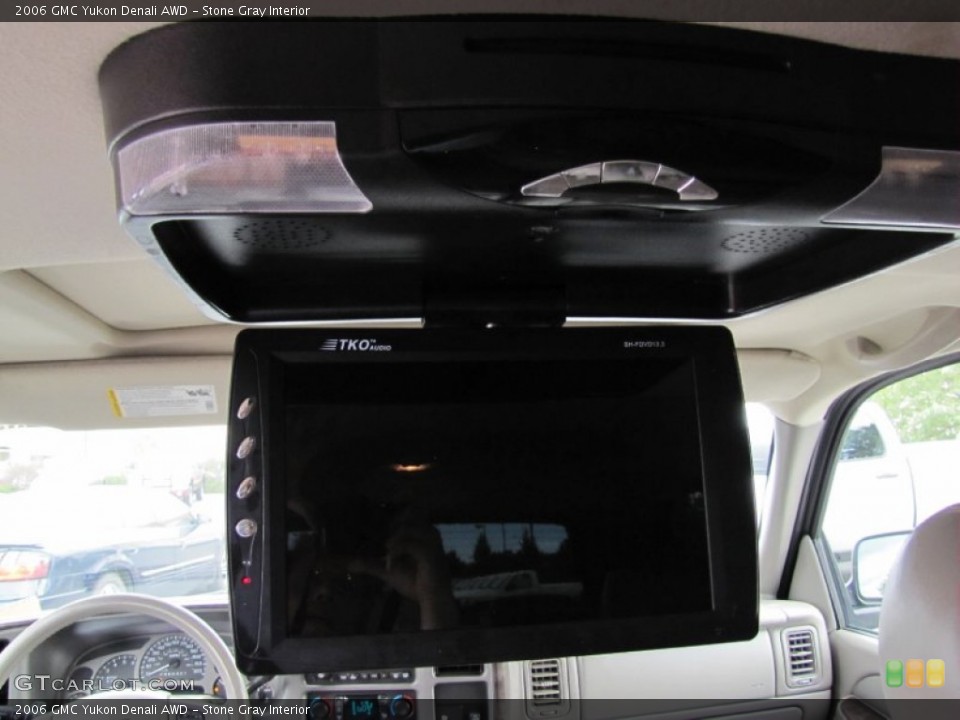 Stone Gray Interior Entertainment System for the 2006 GMC Yukon Denali AWD #78809156
