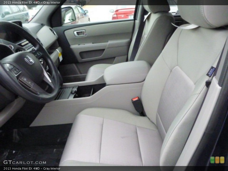 Gray Interior Photo for the 2013 Honda Pilot EX 4WD #78809818